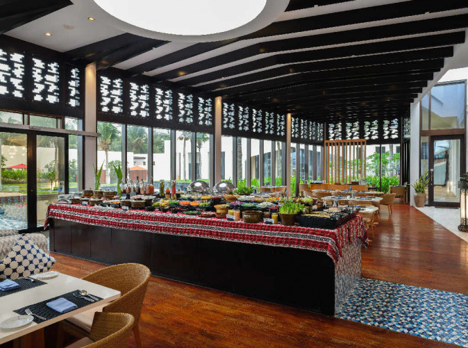 0034_Al_Baleed_Resort_Salalah_By_Anantara_Restaurant__Schoene Aussichten Touristik